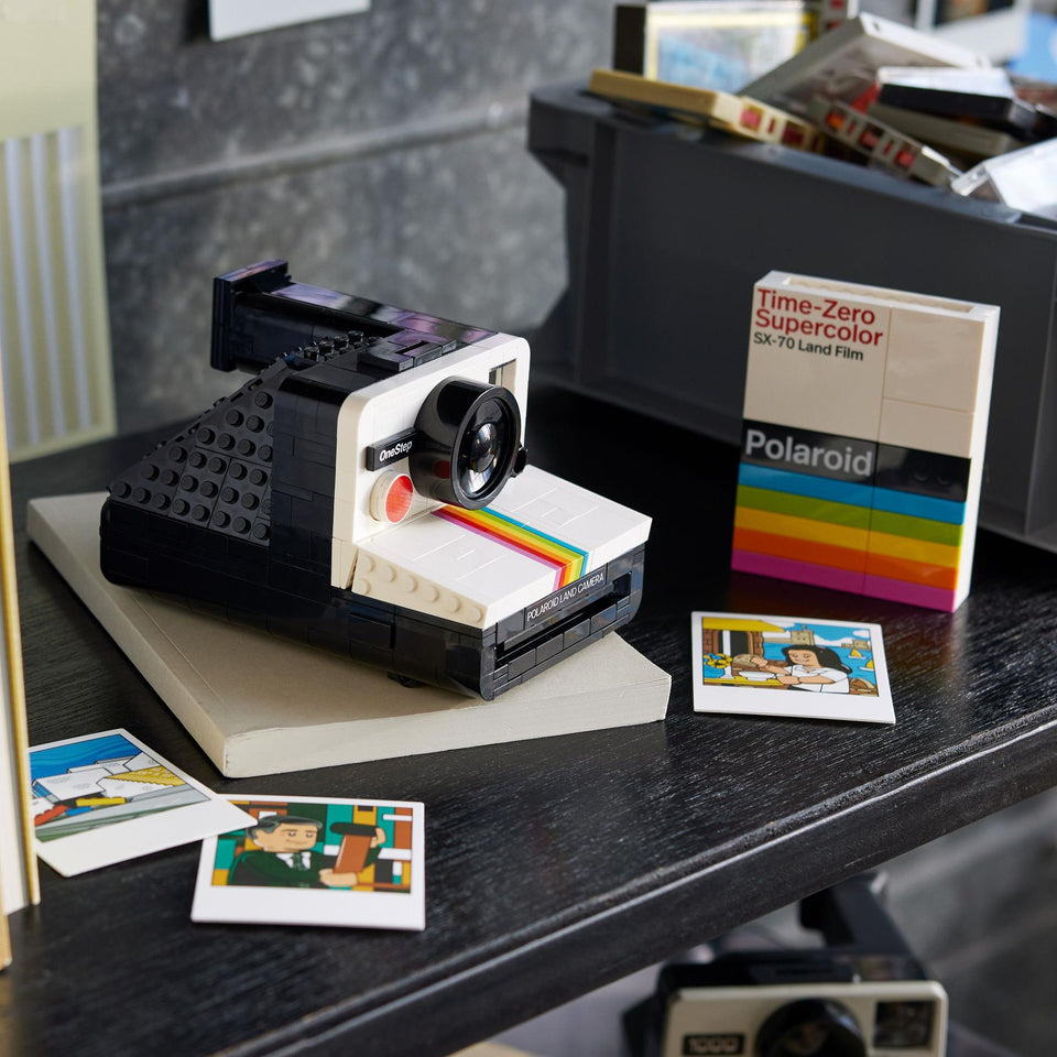 LEGO 21345 Ideas Polaroid OneStep SX-70 camera