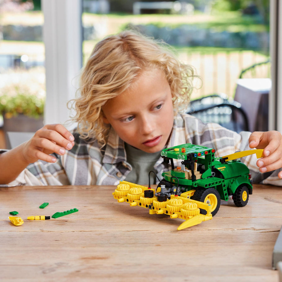 LEGO 42168 Technic John Deere 9700 Forage Harvester